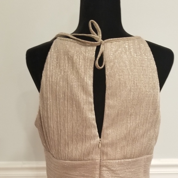 Red Carpet Ready Gown♡ - Picture 6 of 8